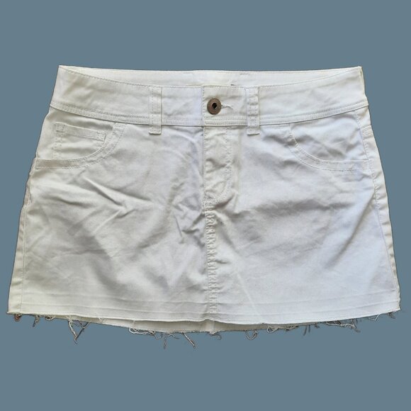 Y2K Low Rise White Denim Mini Skirt US 9 Frayed Raw Hem 2000s - Picture 2 of 7